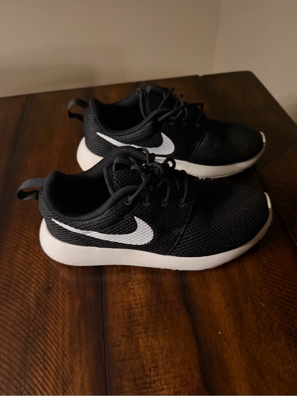 Nike Youth Golf Shoes Balck/White Athletic Sneakers youth 4